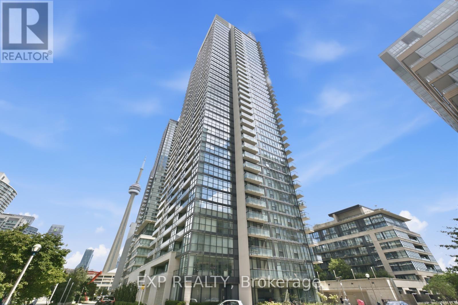Residential in Toronto (Waterfront Communities)