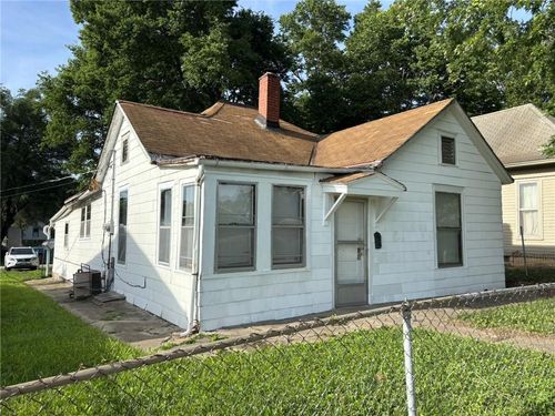 1011 5th Ave, Saint Joseph, MO, 64505-2110 | Card Image