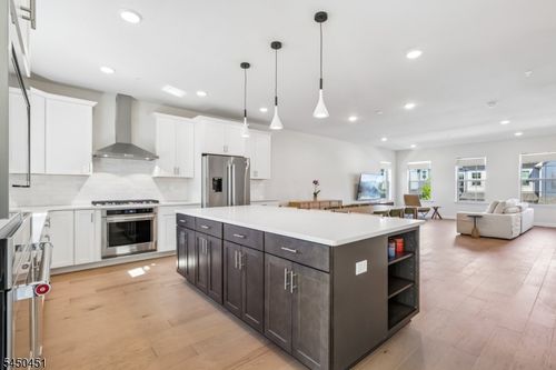 1 Periwinkle Ln, Warren, NJ, 07059-3501 | Card Image