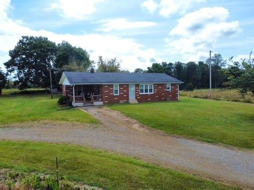 7102 Akersville Rd, Fountain Run, KY, 42133-8711 | Card Image