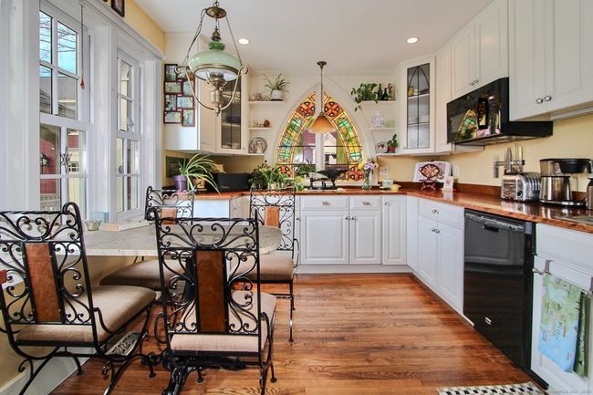33 Springfield Rd, House other with 5 bedrooms, 3 bathrooms and 5 parking in Somers CT | Image 22