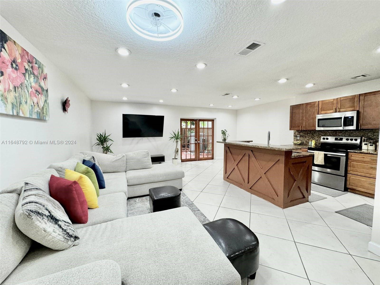 Broward Blvd, Plantation, FL 33324
