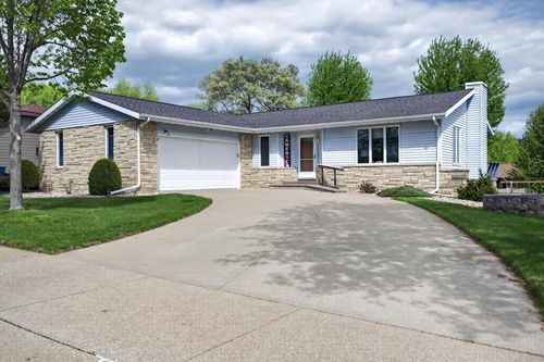 1000 Oak Avenue N, Onalaska, WI, 54650 | Card Image
