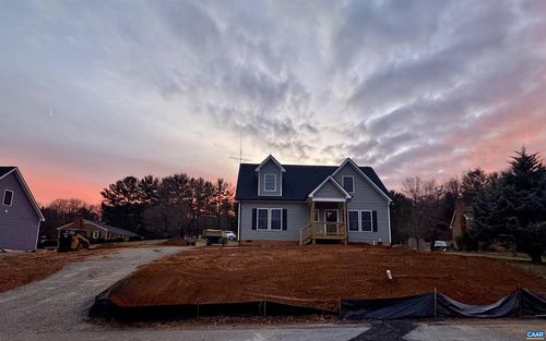 202 Robinhood Rd, Staunton, VA, 24401-1867 | Card Image