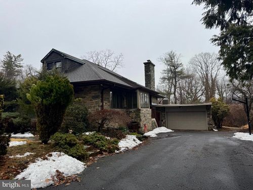 8233 Fairview Rd, ELKINS PARK, PA, 19027-2139 | Card Image
