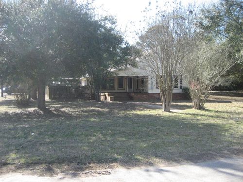 211 S Olive St, Grapeland, TX, 75844-3135 | Card Image