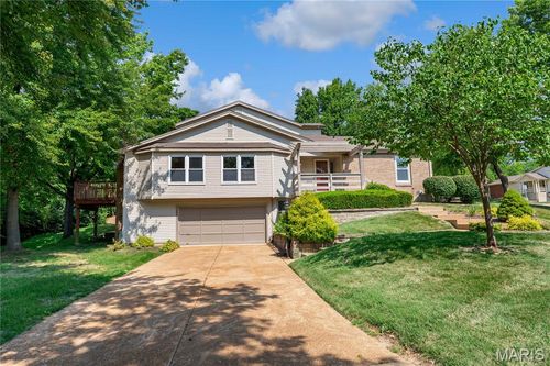 12151 Autumn Lakes Dr, Maryland Heights, MO, 63043-4901 | Card Image