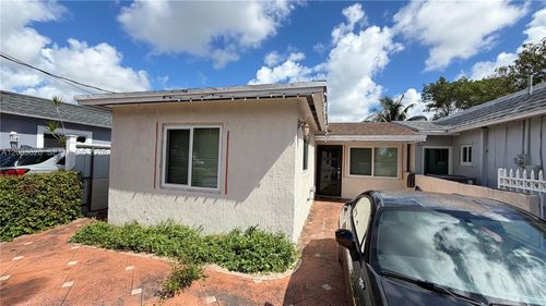 839 W 77th St, Hialeah, FL, 33014-4016 | Card Image