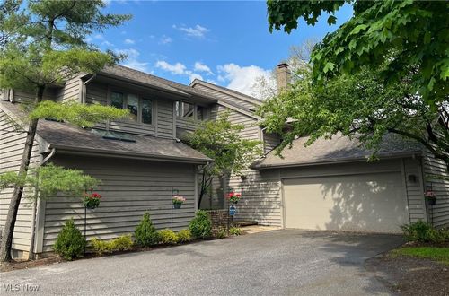 2 Salem Ct, Beachwood, OH, 44122-7538 | Card Image
