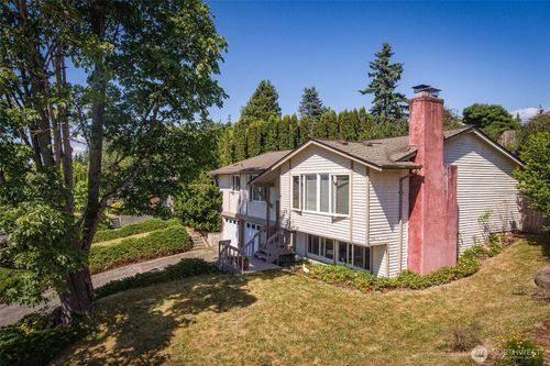 2120 Niagara Dr, Bellingham, WA, 98229-5912 | Card Image