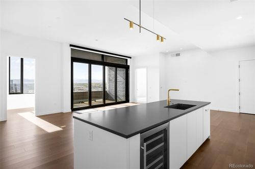 ph-1207-3520 Chestnut Pl, Denver, CO, 80216-3628 | Card Image