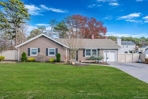 269 Bridgeport Ave, Medford, NY, 11763-4018 | Card Image