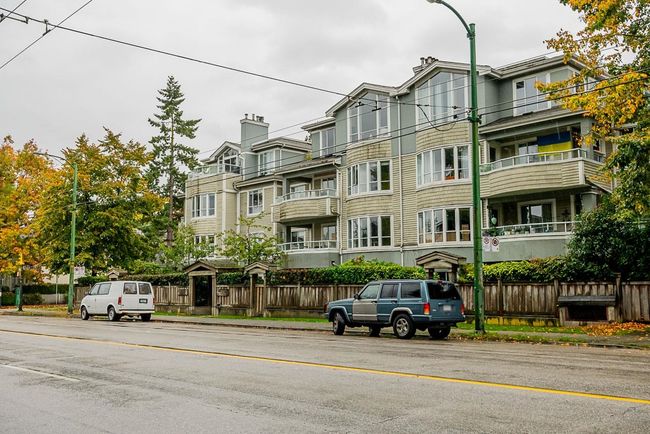 1xx - 3220 W 4th Avenue, Condo with 2 bedrooms, 2 bathrooms and 2 parking in Vancouver BC | Image 22