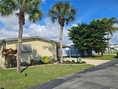 45-Q - 45 Aquamarine Avenue, House other with 2 bedrooms, 2 bathrooms and null parking in Naples FL | Image 1