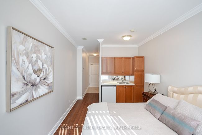 1106 - 442 Maple Ave, Condo with 3 bedrooms, 2 bathrooms and null parking in Burlington ON | Image 46