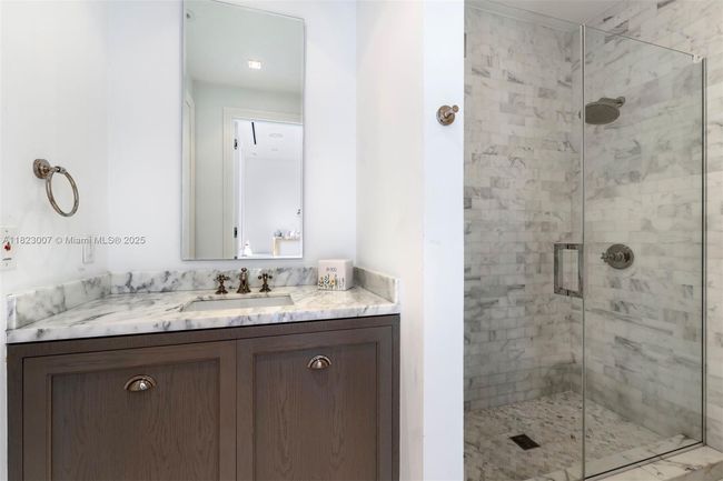 220 Cypress Dr, House other with 5 bedrooms, 6 bathrooms and null parking in Key Biscayne FL | Image 35