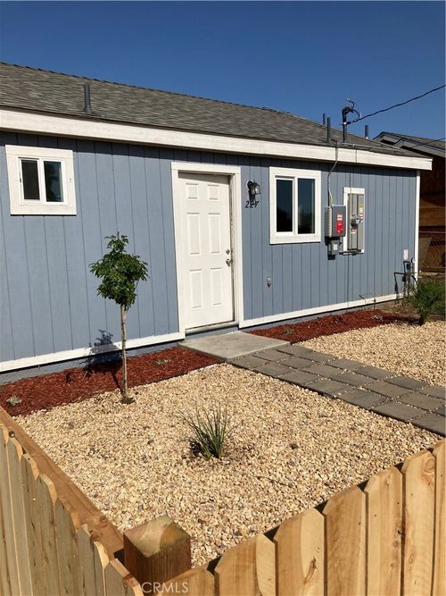 227 S Magnolia Ave, Farmersville, CA, 93223-1905 | Card Image