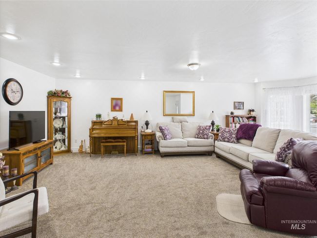 11 N 3 Rd West St, Townhouse with 2 bedrooms, 2 bathrooms and 2 parking in Paul ID | Image 4