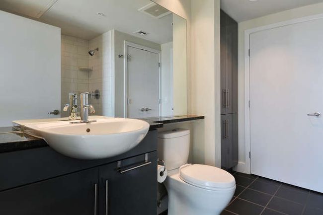 APT-1703 - 300 Bowie St, Condo with 2 bedrooms, 2 bathrooms and 2 parking in Austin TX | Image 18