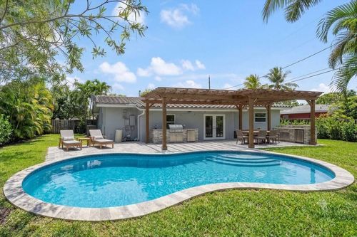 4461 Ne 19th Ave, Oakland Park, FL, 33308-5105 | Card Image