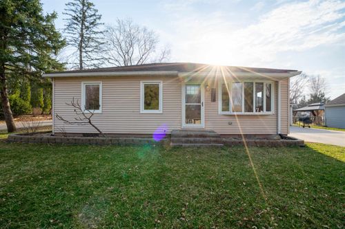 2804 Sunny Ln, Cedar Falls, IA, 50613-5820 | Card Image