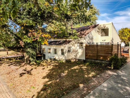 2208 W Parkway Dr, Muncie, IN, 47304-3029 | Card Image