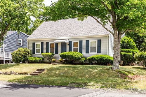 40 Sycamore St, Brockton, MA, 02301-3152 | Card Image