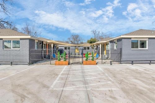 4-3339 Simmons St, Houston, TX, 77004-3565 | Card Image