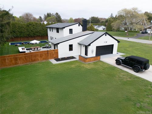 17 Underhill Dr, Southampton, NY, 11968-3214 | Card Image