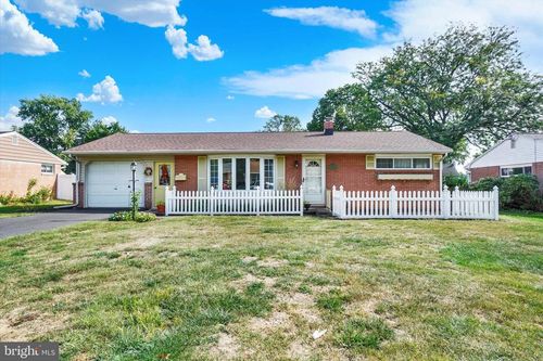 225 S Delta St, MOUNT JOY, PA, 17552 | Card Image