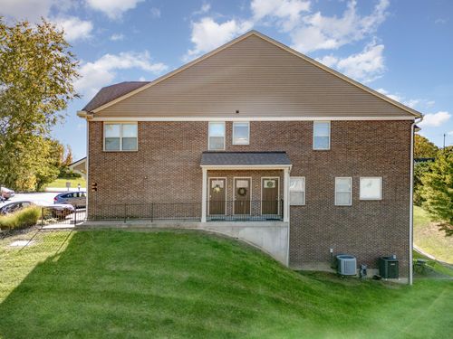 632 Hidden Pine Way, Crescent Springs, KY, 41017-1903 | Card Image