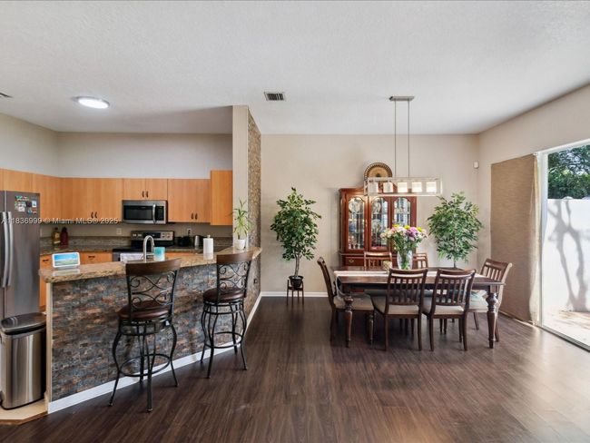 12468 Sw 44 Th Ct, Townhouse with 3 bedrooms, 3 bathrooms and null parking in Miramar FL | Image 7
