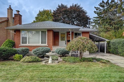 246 Eighth Ave, Kitchener, ON, N2C1S7 | Card Image