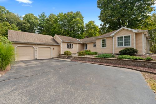 9 Meadow Ln, Farmington, CT, 06032-2833 | Card Image