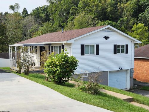 8046 Kidd Avenue, Stonewood, WV, 26301 | Card Image