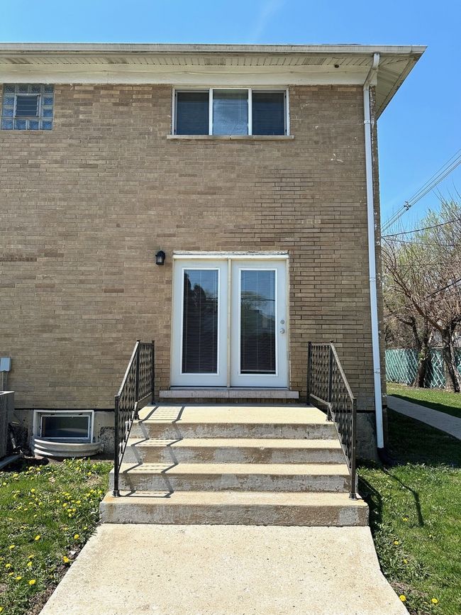 D - 1721 E Roosevelt Rd, Townhouse with 3 bedrooms, 2 bathrooms and 1 parking in Wheaton IL | Image 22