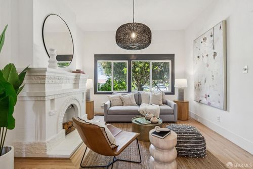 573 Edinburgh St, San Francisco, CA, 94112-2821 | Card Image