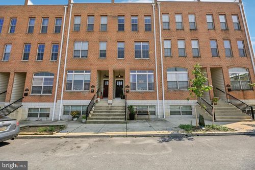 3905 Fleet St, BALTIMORE, MD, 21224-4216 | Card Image
