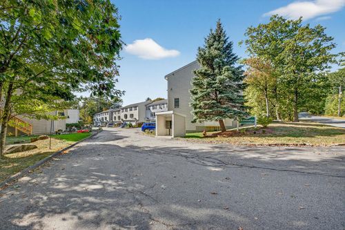 620 Hackett Hill Rd, Manchester, NH, 03102-8523 | Card Image