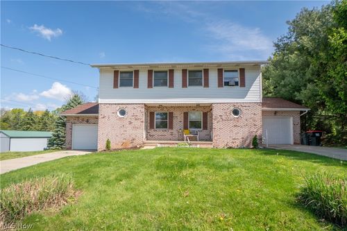 3617-3615-3617 Mount Pleasant St Nw, North Canton, OH, 44720-4747 | Card Image