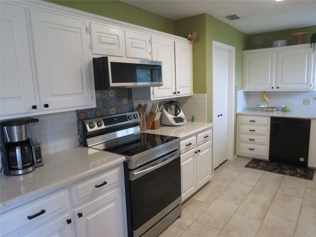 1418 Kenny Dr, House other with 3 bedrooms, 2 bathrooms and null parking in Mineola TX | Image 9