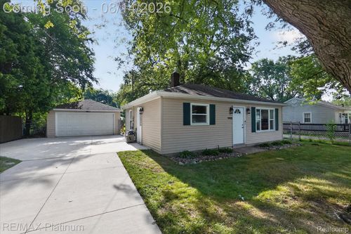 1902 Adelpha Ave, Holt, MI, 48842-1674 | Card Image