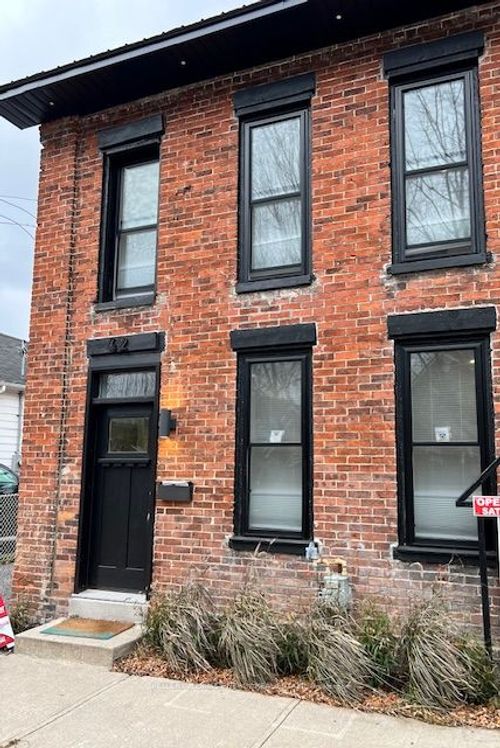 42 Margaret St, Port Hope, ON, L1A1Y3 | Card Image