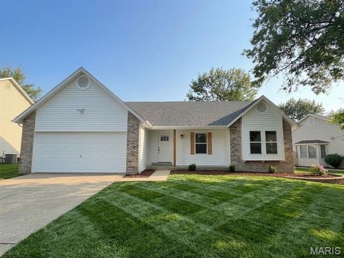 1262 Colby Dr, Saint Peters, MO, 63376-5515 | Card Image