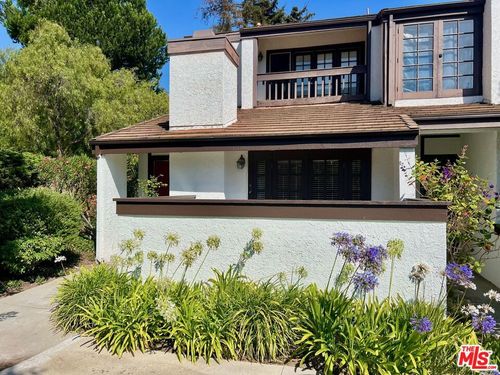 1586 Palisades Dr, Pacific Palisades, CA, 90272-2105 | Card Image