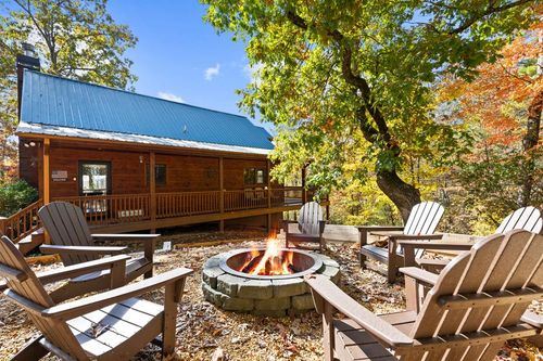 653 The Woods Rd, Mineral Bluff, GA, 30559-3287 | Card Image