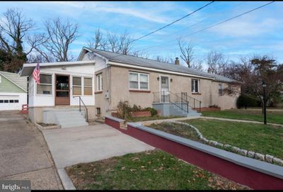 31 E 3 Rd Avenue, House other with 3 bedrooms, 2 bathrooms and null parking in PINE HILL NJ | Image 1