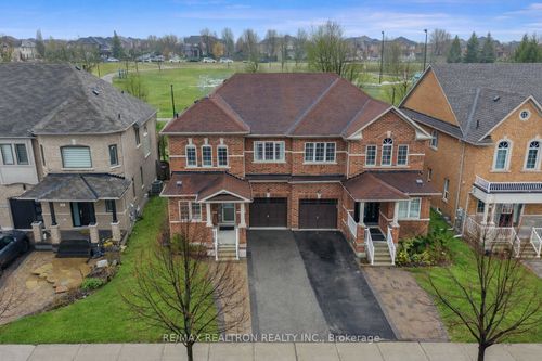 41 Wallwark St, Aurora, ON, L4G0J2 | Card Image