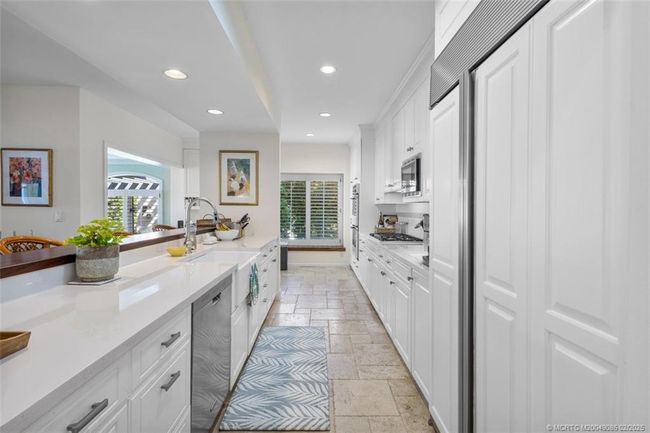 6549 South Marina Way, Townhouse with 4 bedrooms, 4 bathrooms and 2 parking in Stuart FL | Image 9
