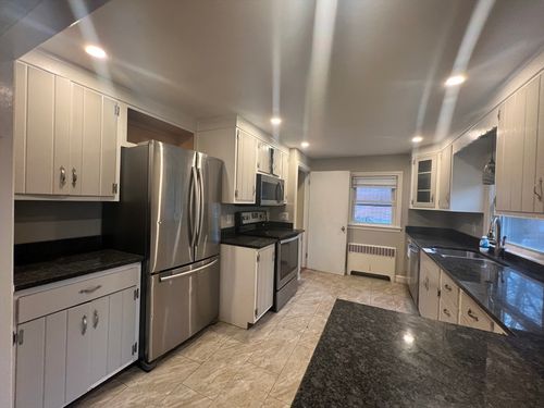 100 North Ave, Rockland, MA, 02370-2185 | Card Image